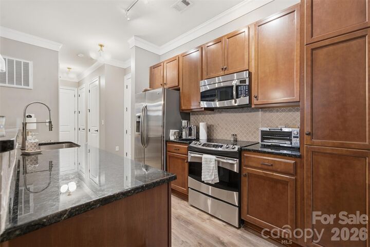 Property Photo:  2810 Selwyn Avenue 210  NC 28209 