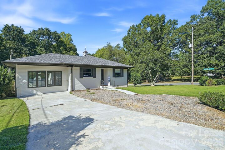 Property Photo: 434 Sunnyside Drive SE NC 28025