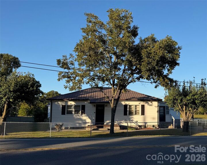 Property Photo:  7508 Dallas Cherryville Highway  NC 28021 