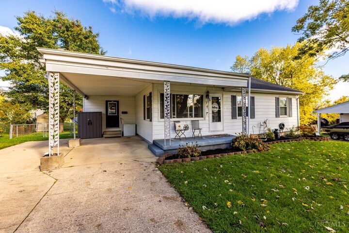 Property Photo:  70 Berkshire Court  OH 45013 
