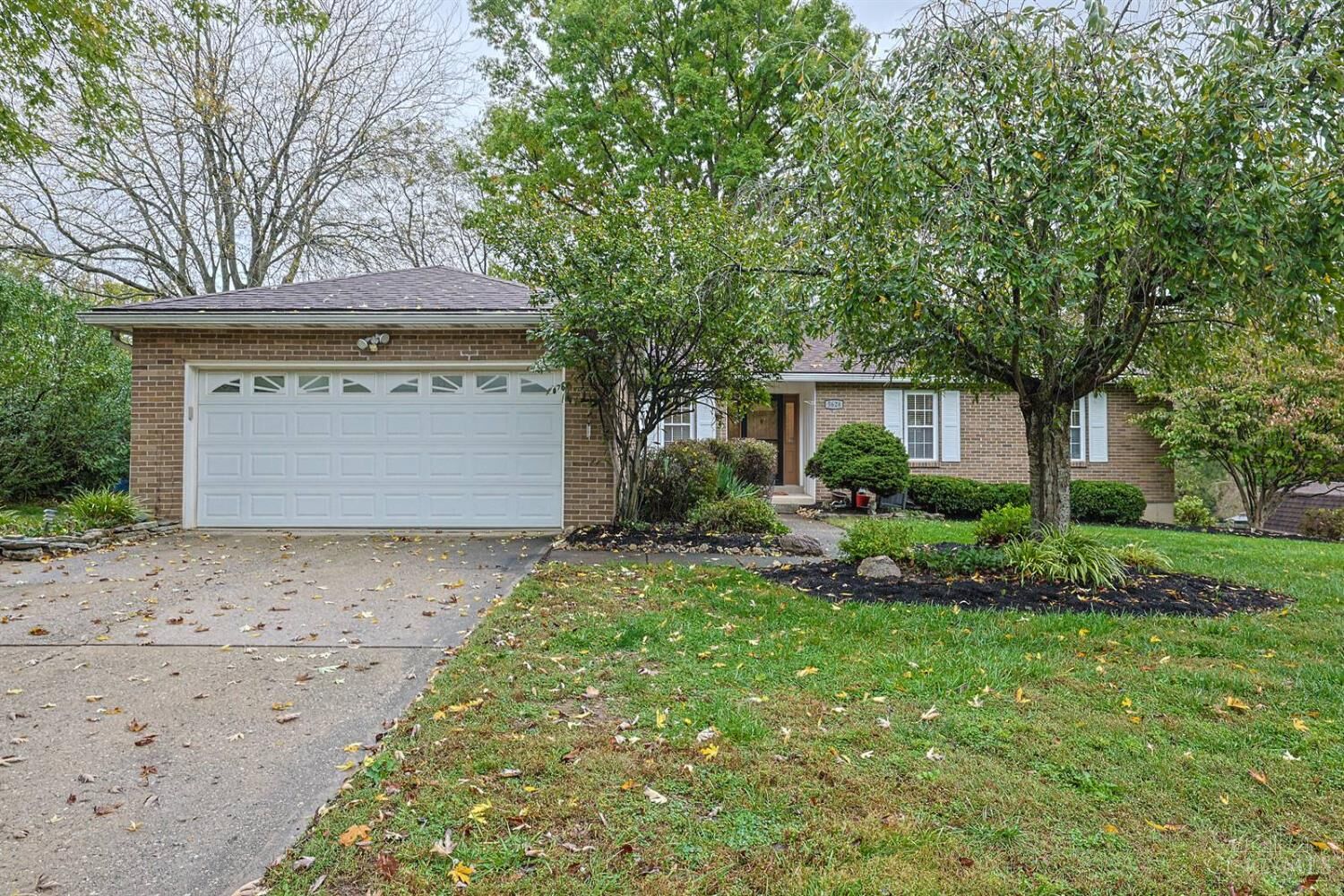 Property Photo:  5628 Red Oak Court  OH 45014 