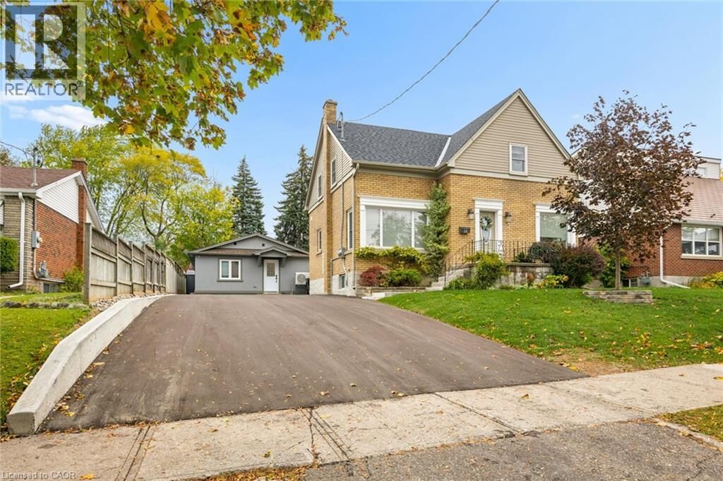 Property Photo:  16 Devitt Avenue South Upper  ON N2J 1Y5 