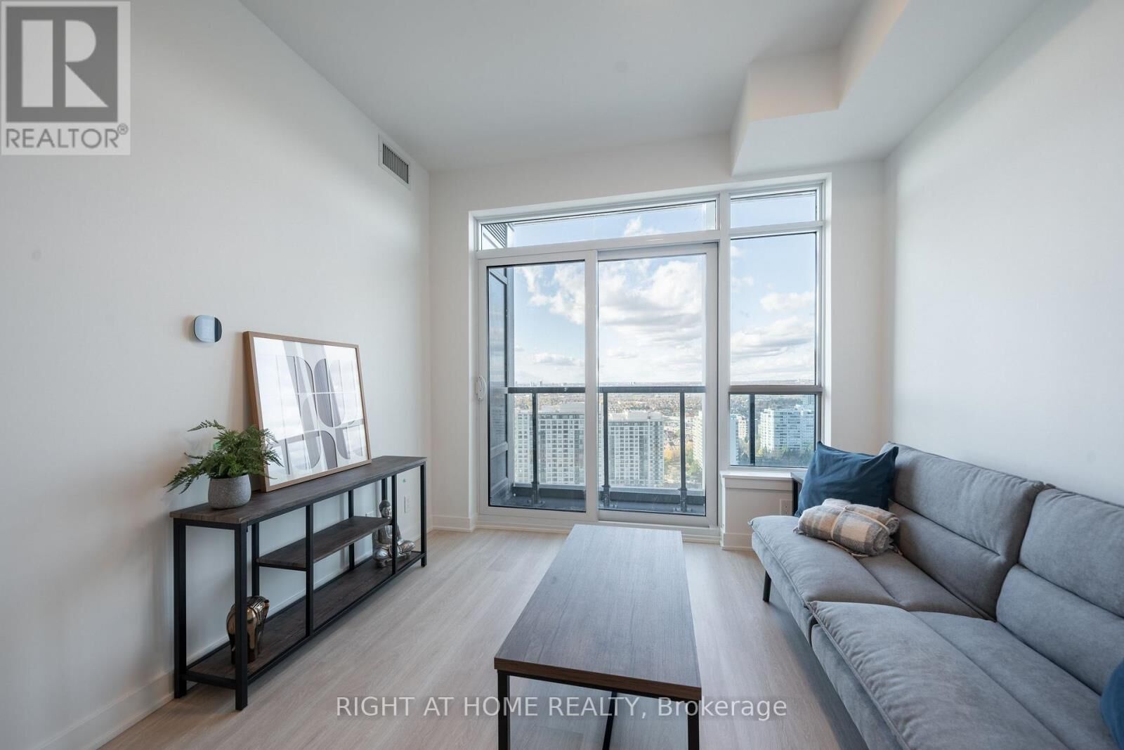 Property Photo: 50 Upper Mall Way 2406 ON L4J 0L8