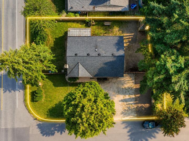 Property Photo:  33040 Arbutus Avenue  BC V2V 2R8 