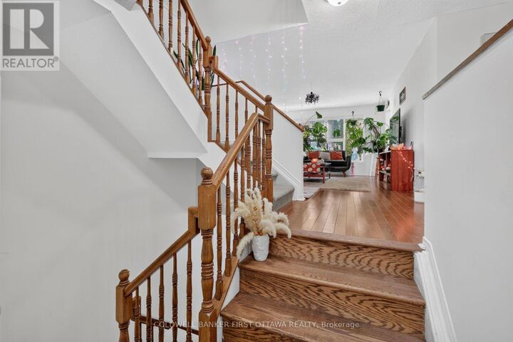 Property Photo: 6154 Oak Meadows Drive 17 ON K1C 7G7