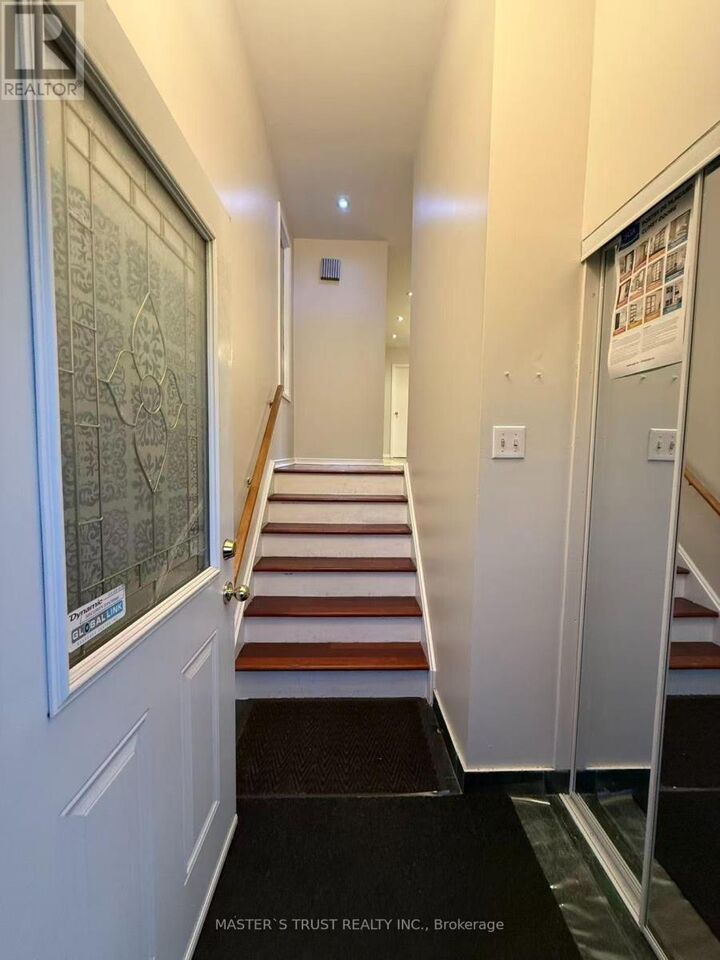 Property Photo: 92 Loganberry Crescent Main ON M2H 3H1