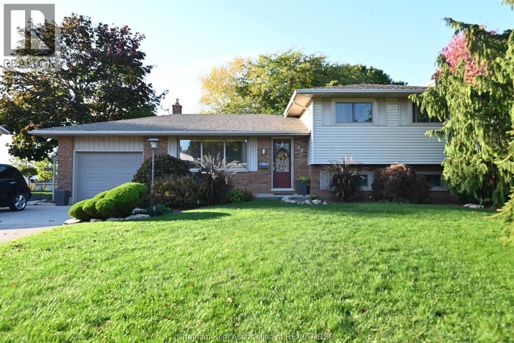 Property Photo:  59 Oak Street  ON N0P 2C0 