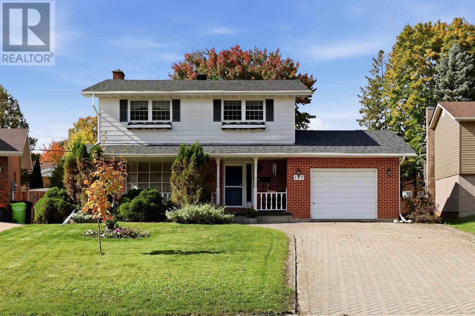 Property Photo:  187 Country Club Pl  ON P6A 5Z8 