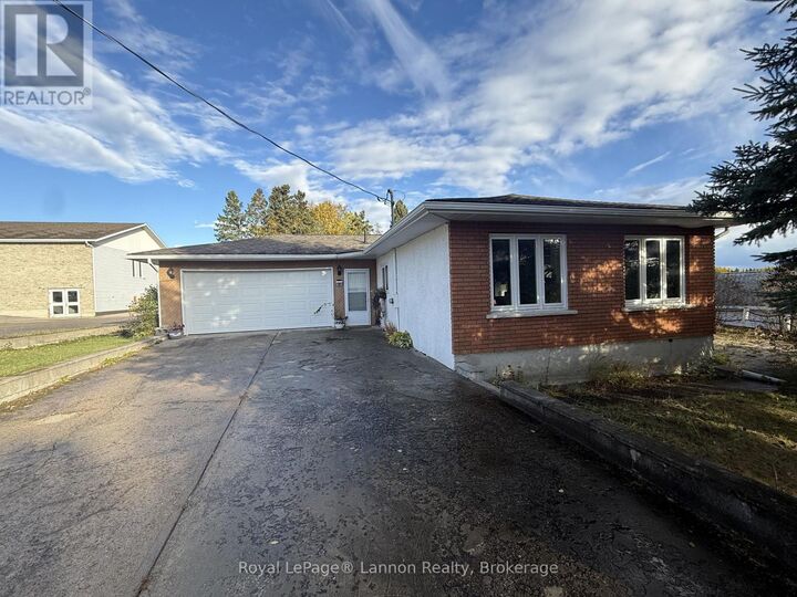 Property Photo:  24 First Avenue  ON P8T 1E8 