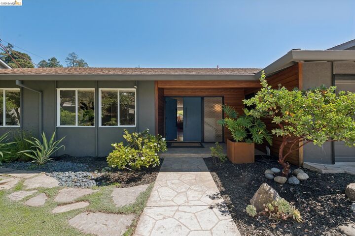 Property Photo:  22 Littlewood Drive  CA 94611 