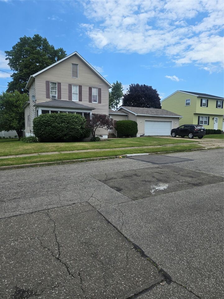 Property Photo: 3305 Cascade Street PA 16504