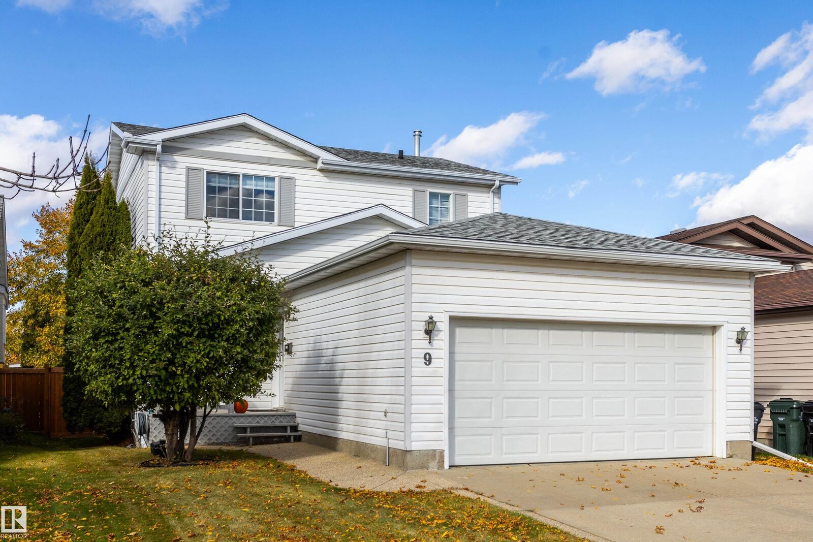 Property Photo:  9 Davy Crescent  AB T8H 1P4 