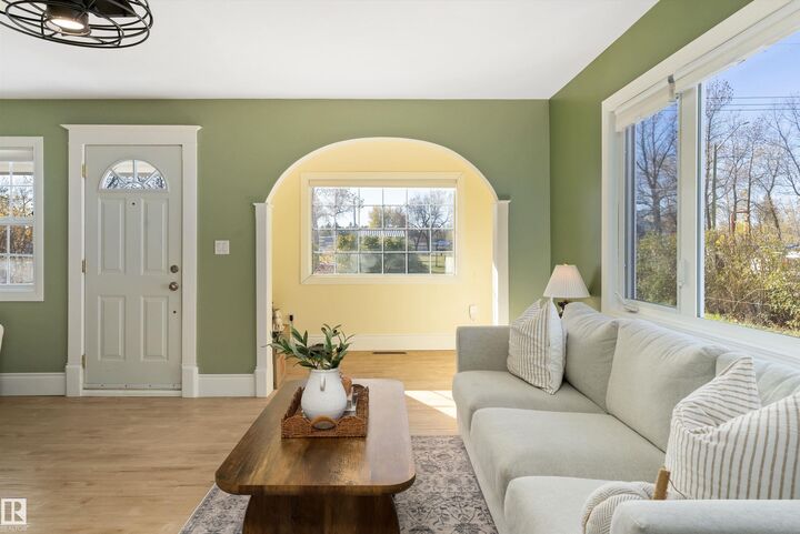 Property Photo:  5016 52 Avenue  AB T0C 2T0 