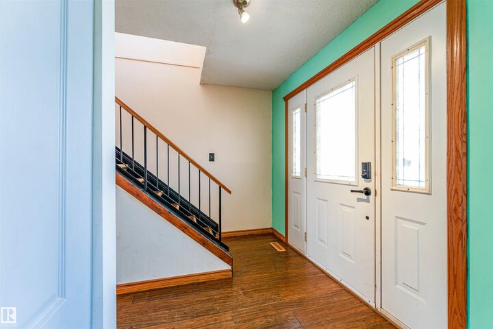 Property Photo:  113 Greenwood Drive  AB T7X 1X8 