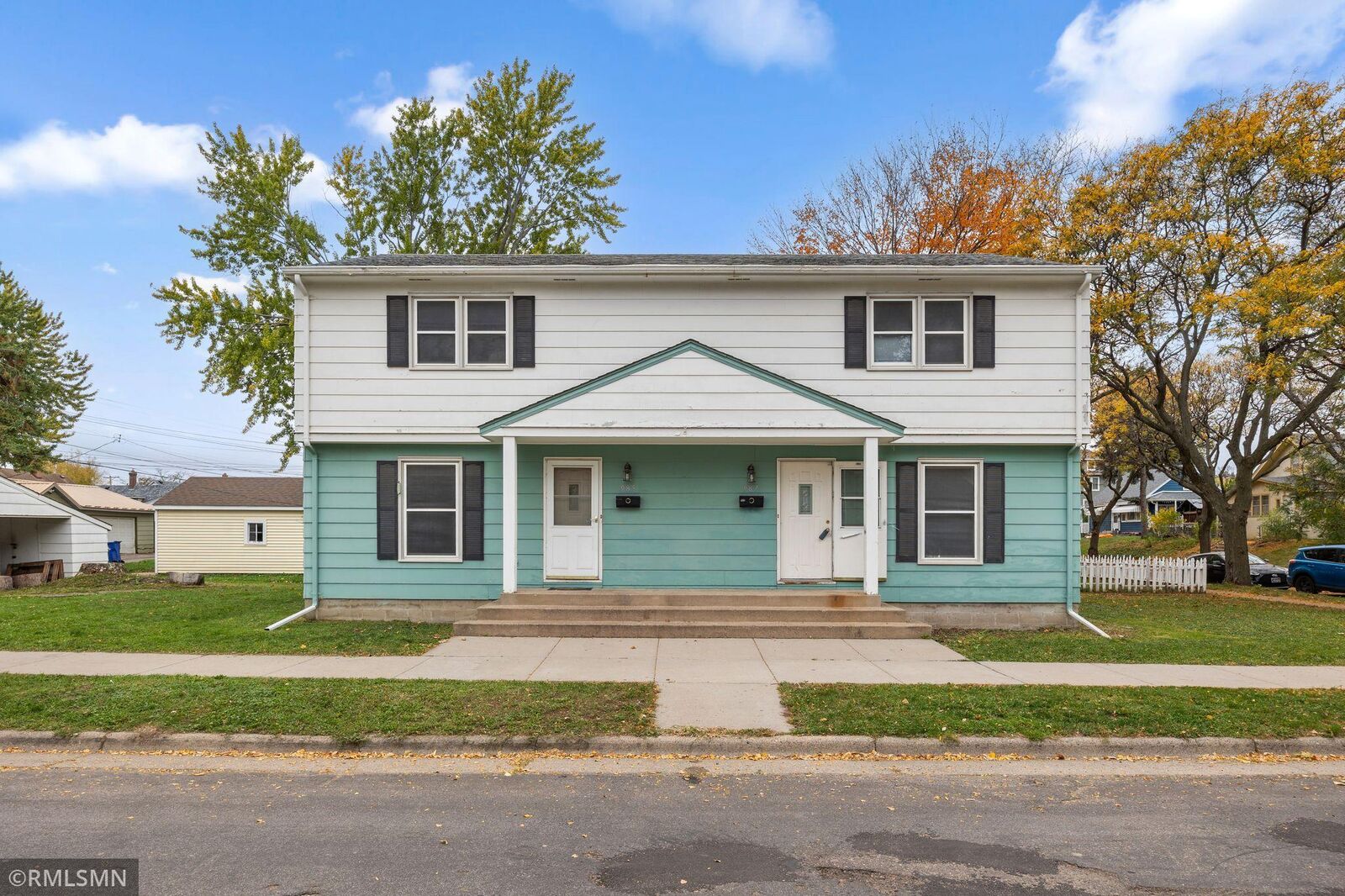Property Photo:  985 Cypress Street  MN 55106 