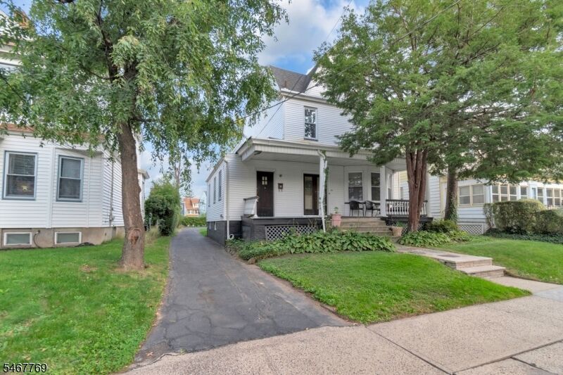 Property Photo:  44 Oakland Terr  NJ 07106 