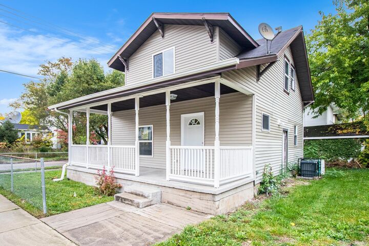 Property Photo:  752 Diamond Avenue  IN 46628-2408 