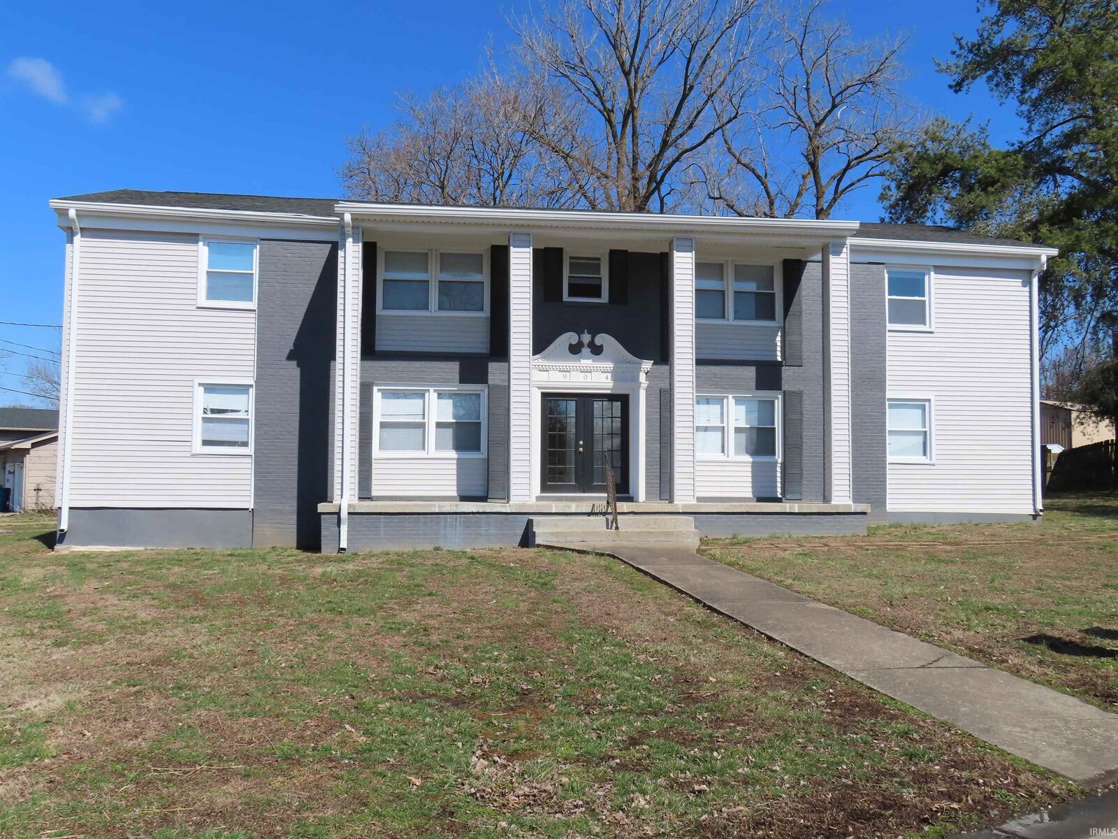 Property Photo: 904 Parkview Drive IN 47601-2212
