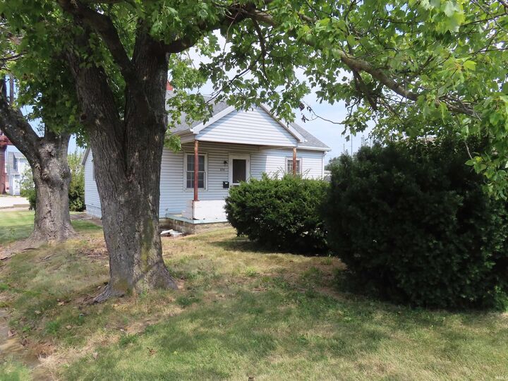 Property Photo:  2150 E Eichel Avenue  IN 47711 