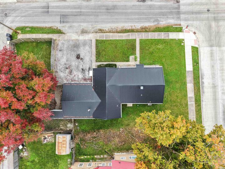 Property Photo: 535 E Sherwood Terrace IN 46806