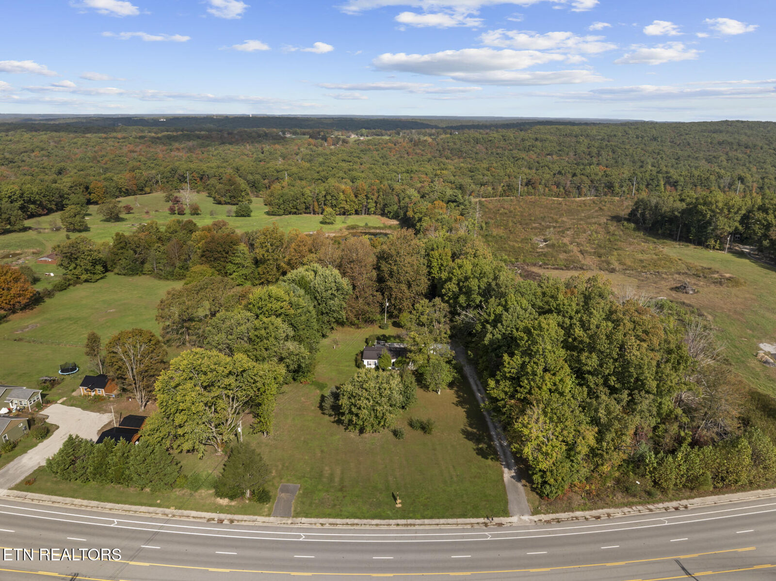 Property Photo:  3533 Peavine Rd  TN 38571 