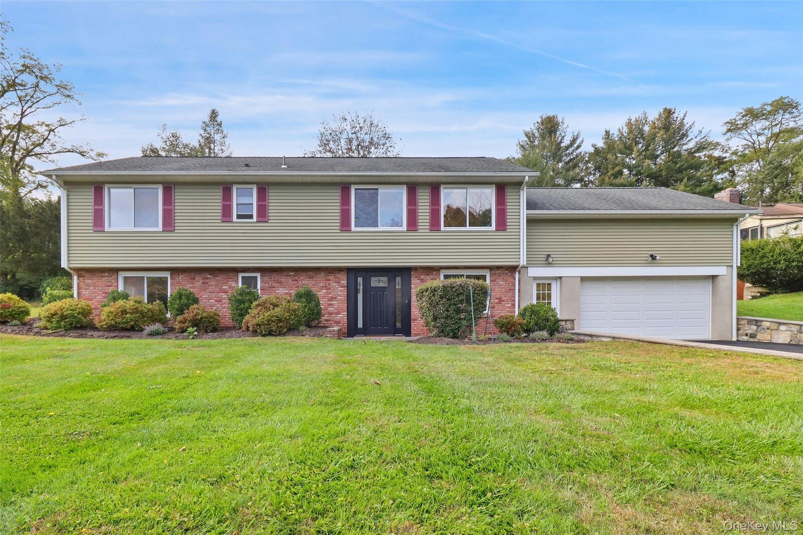Property Photo:  25 Hill Street  NY 10541 