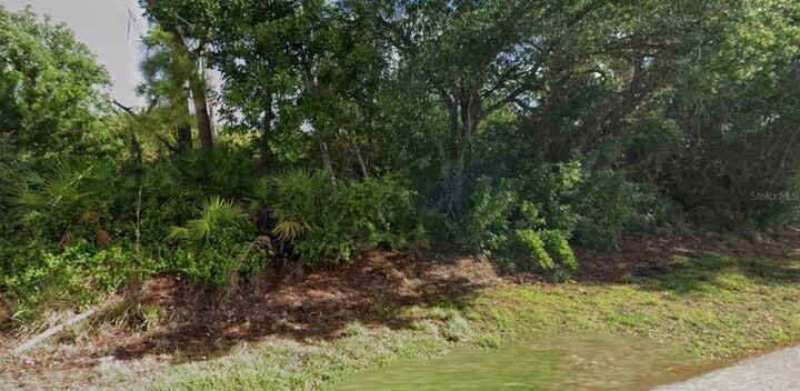 Property Photo: 23232 Aberdeen Avenue FL 33952