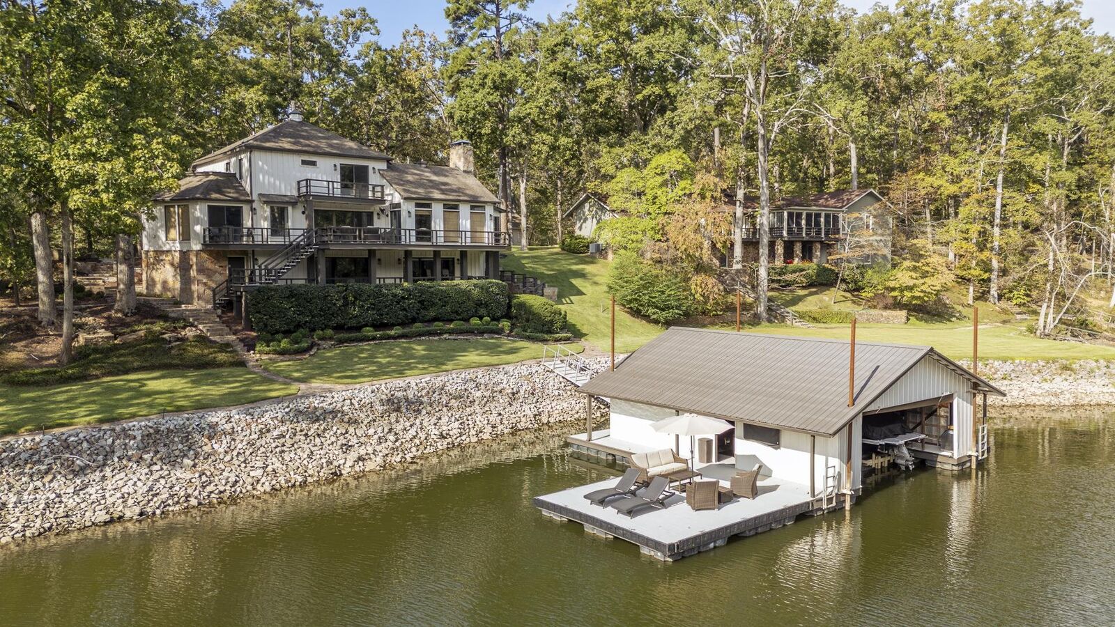 Property Photo:  89 Edgewood Ln  MS 38852 