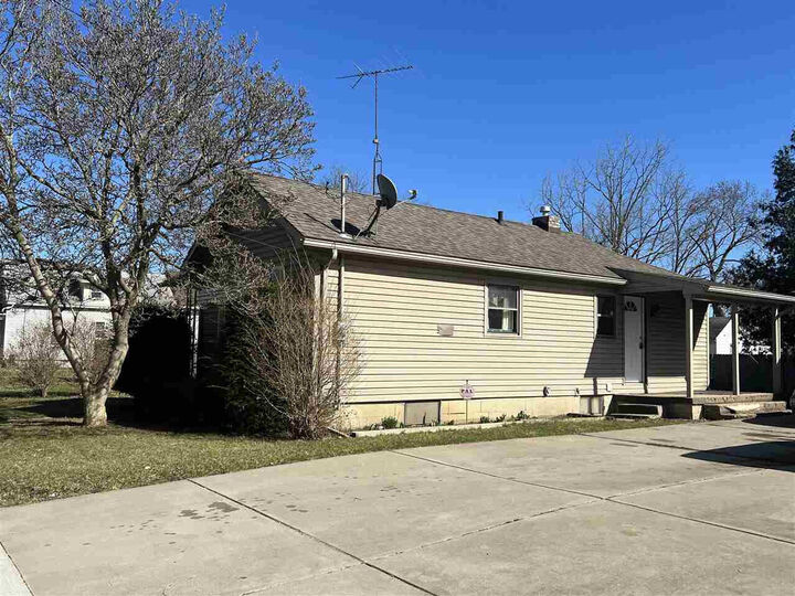 Property Photo:  833 W Atherton Road  MI 48507 