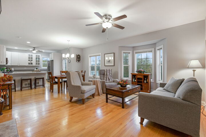 Property Photo: 1418 Garnet Court IL 60031