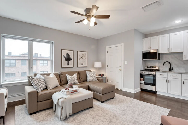 Property Photo:  8024 S Ellis Avenue 2B  IL 60619 