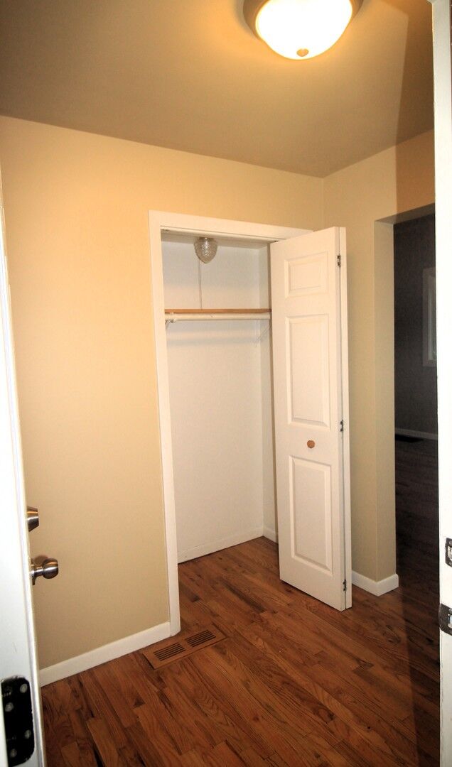 Property Photo:  626 Highland Avenue 1  IL 60304 