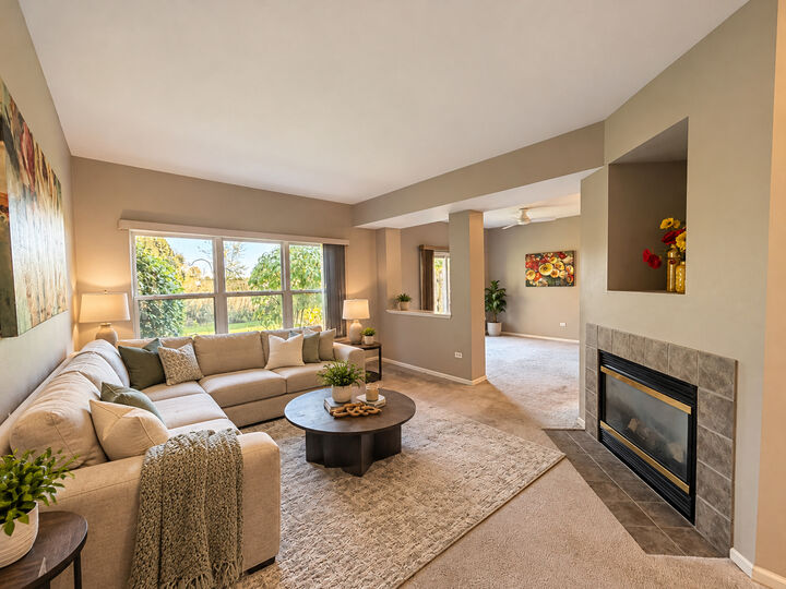 Property Photo:  1689 S Candlestick Way  IL 60085 