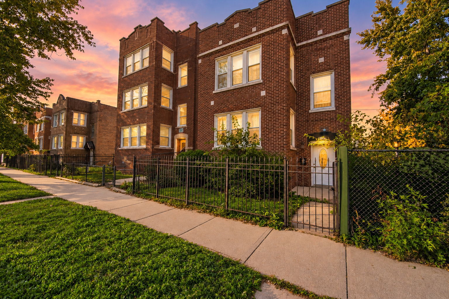 Property Photo:  4922 W Adams Street  IL 60644 