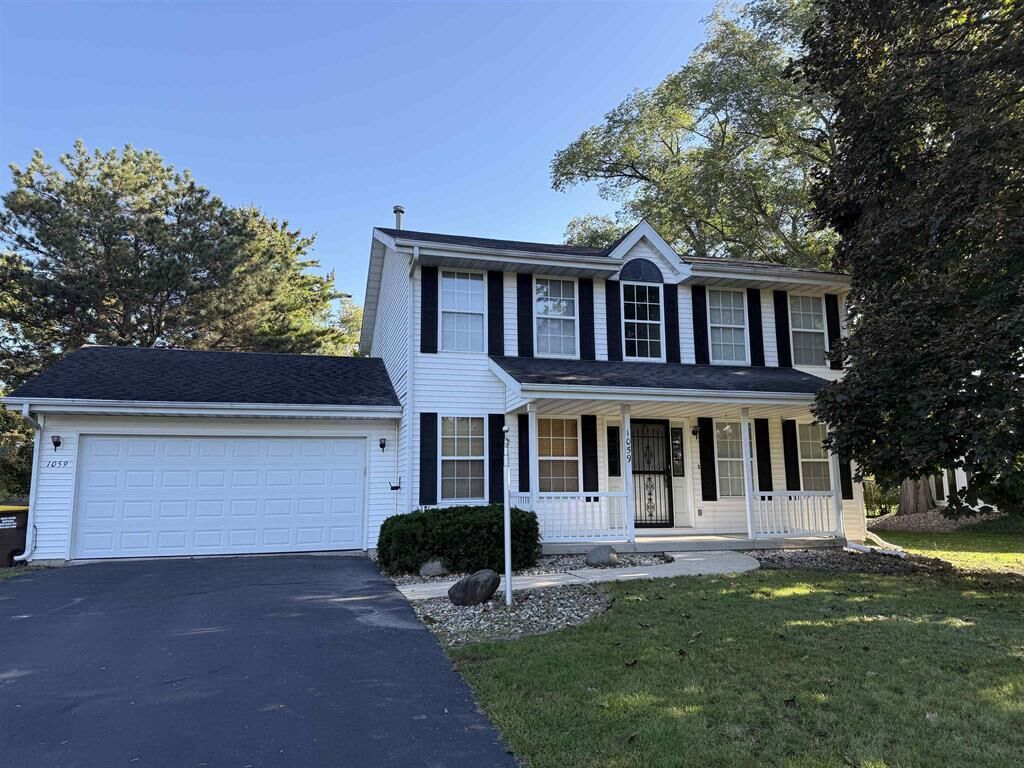 Property Photo:  1059 E Main Street  IL 61072 