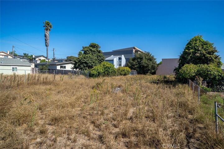 Property Photo:  152 N 11th  CA 93433 