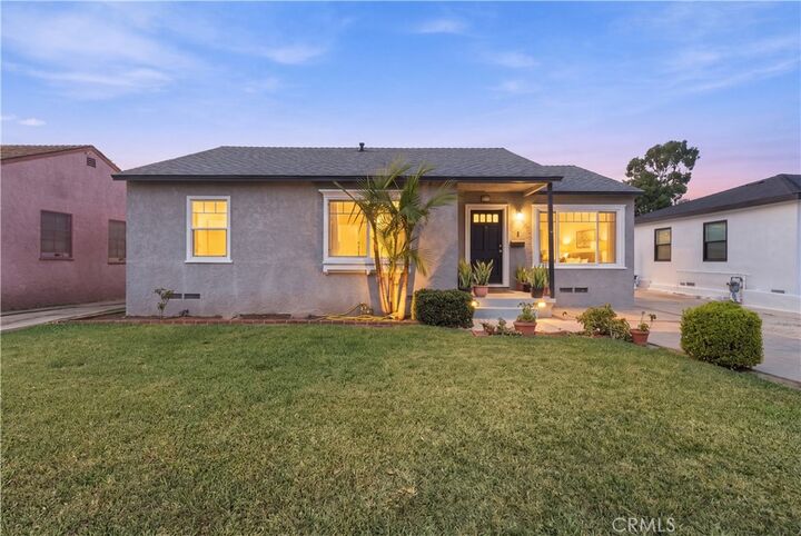 Property Photo:  361 E Harding  CA 90805 