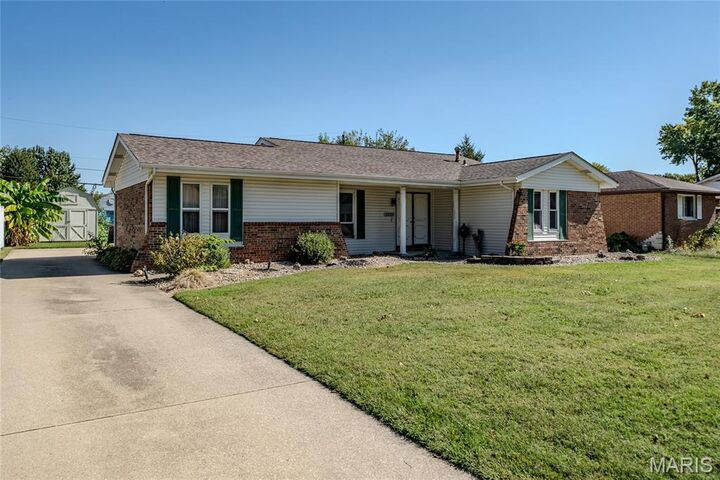 Property Photo:  3232 Newell Drive  IL 62040 