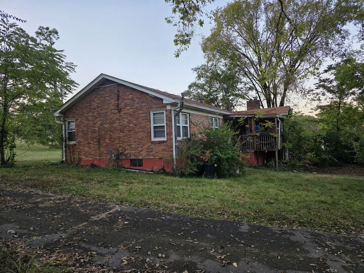 Property Photo:  606 N Graycroft Ave  TN 37115 