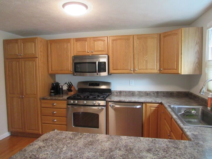 Property Photo:  6 Lochmere Lane  NH 03063 