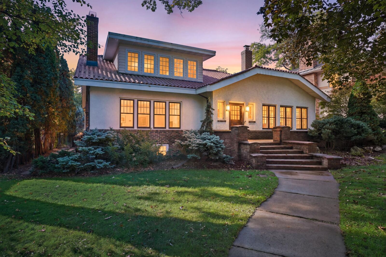 Property Photo:  2409 W 22nd Street  MN 55405 