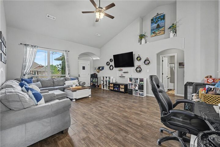 Property Photo:  1607 Shelby Street  AR 72751 