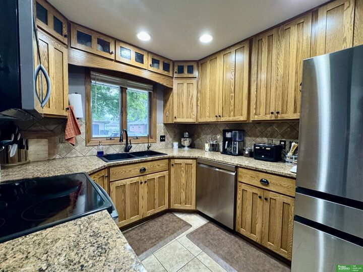 Property Photo: 20 Eastridge Drive NE 68467