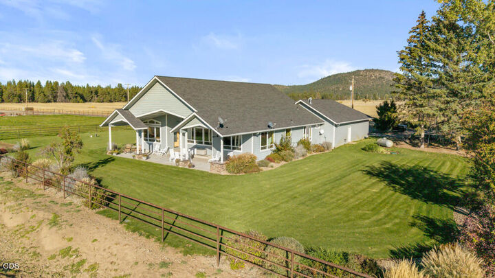 Property Photo: 32245 Rivers Drive OR 97624
