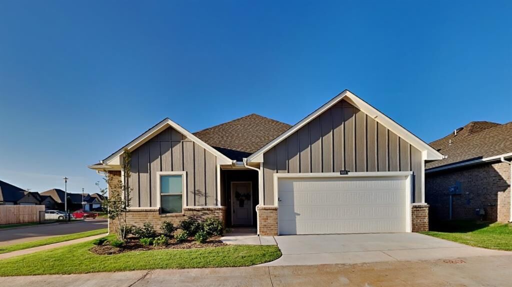Property Photo:  6800 Labelle Drive  OK 73132 