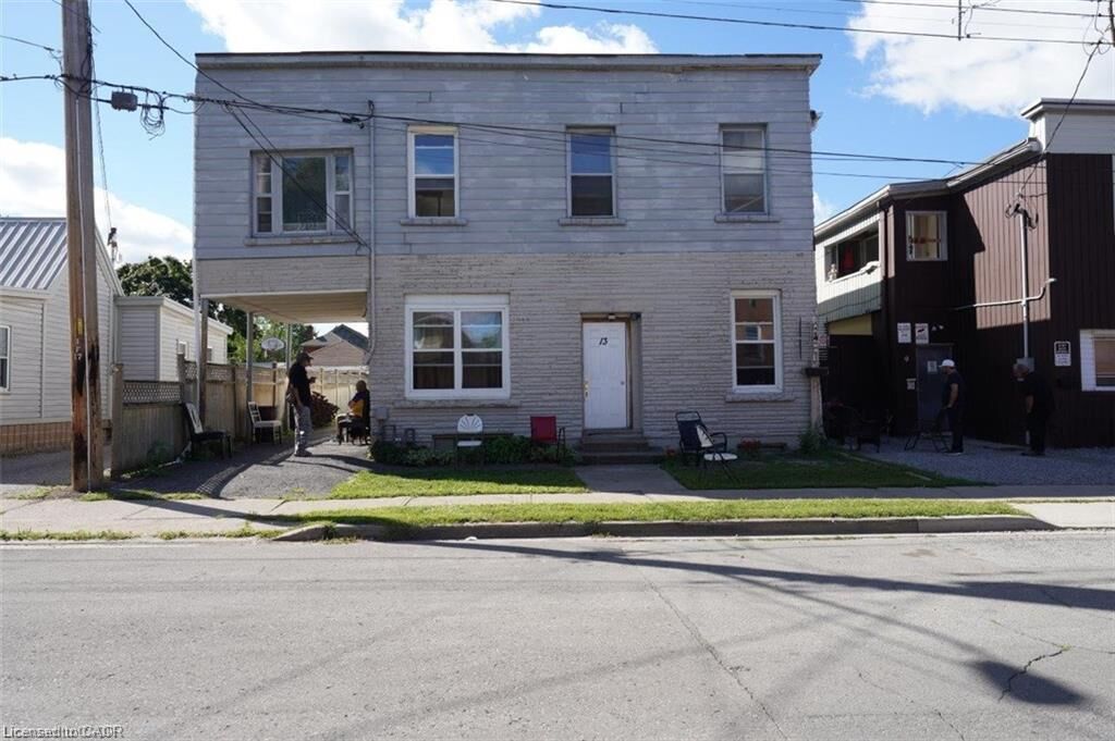 Property Photo:  13 Albert Street  ON L3B 4G1 