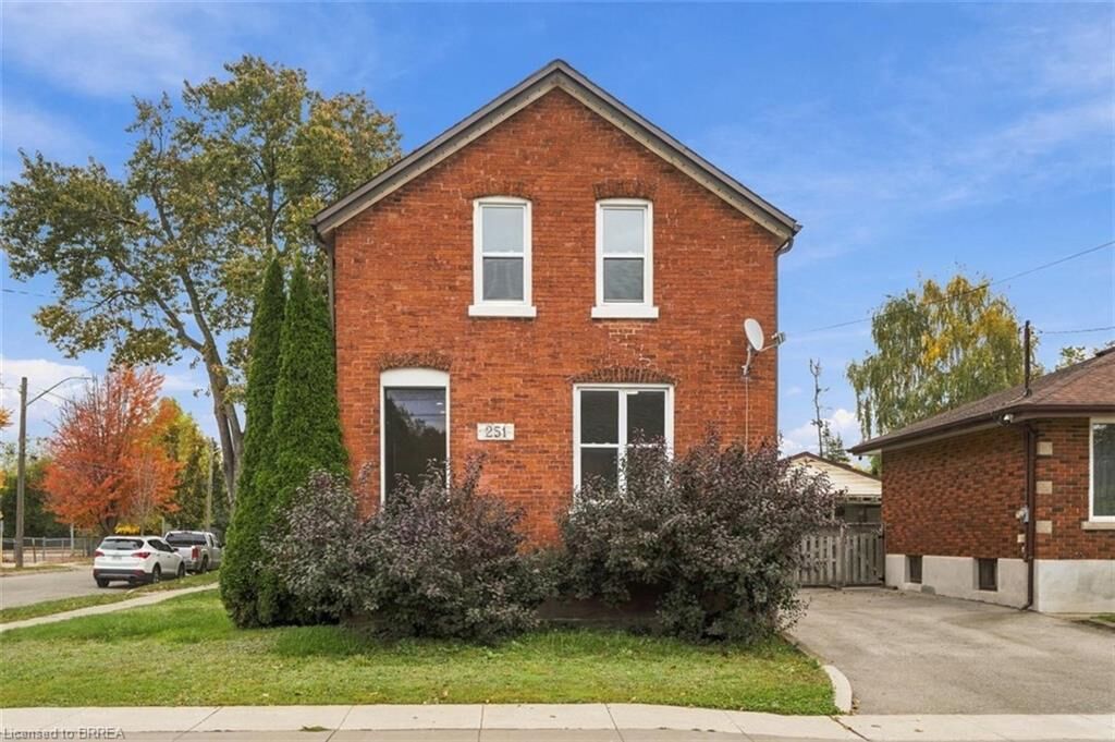 Property Photo:  251 Rawdon Street  ON N3S 6G5 