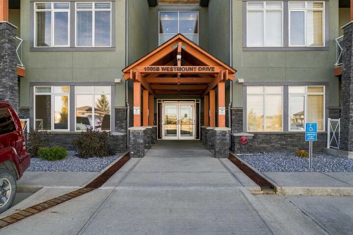 Property Photo:  1005B Westmount Drive 104  AB T1P 0C3 