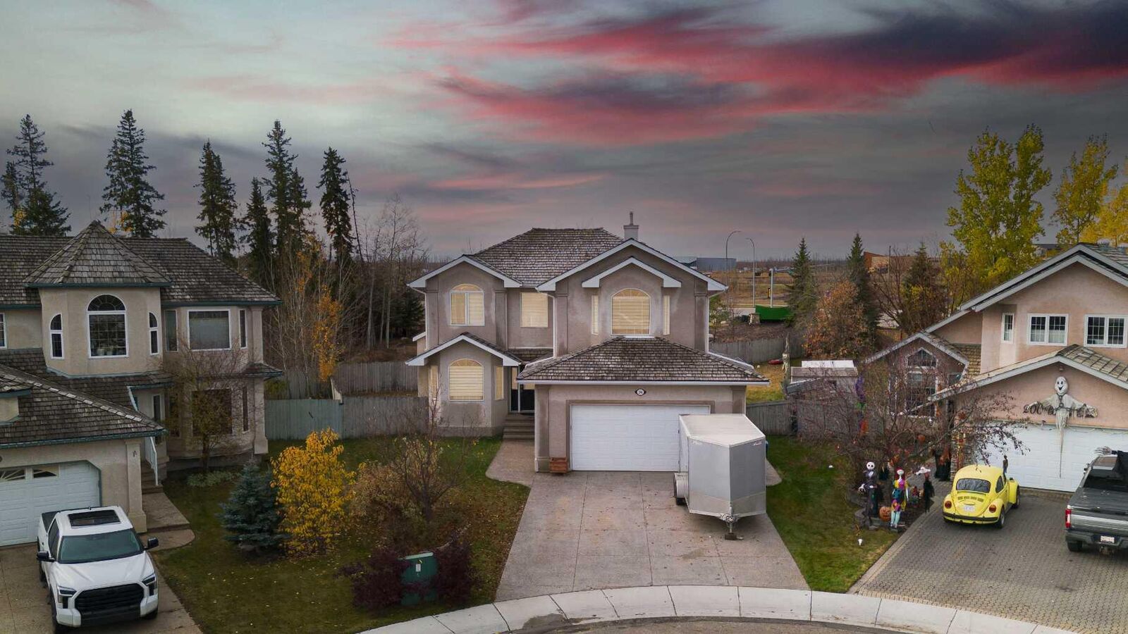 Property Photo:  204 Burton Place  AB T9K 1W4 
