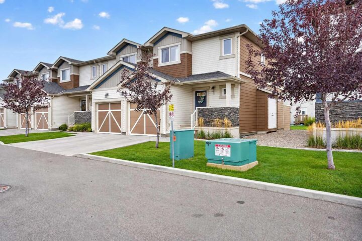 Property Photo:  1220 Keystone Road W 1  AB T1J 5H6 